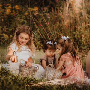 Kindheitslicht_Kinderportrait_Melanie_Thies_Familienfotografie_Engelskirchen_Kinderpicknick